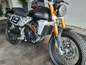 500 flat track scrambler