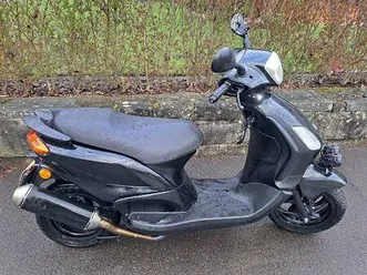 schöner leistungsstarker piaggio fly 125 4t canton zurich -