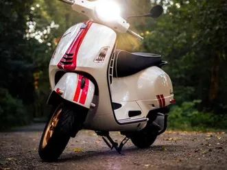 vespa gts 300 racing sixties