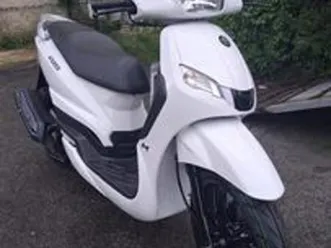scooter peugeot kisbee 125 cc white