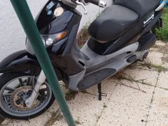 scooter piaggio beverley 125 bon état peu roulé 8800km juin 2004 prix 850euros