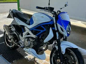 moto suzuki gladus