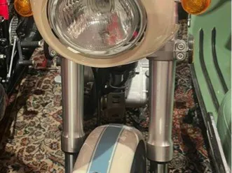 mash café racer avec bulle