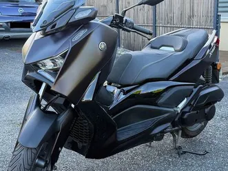 yamaha xmax 125 tech max – mars 2024 – 4 484 km – état neuf – dark magma