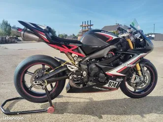 675r triumph daytona