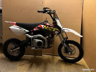 ycf 125. start se quasiment neuve