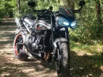 triumph speed triple 1050 rs