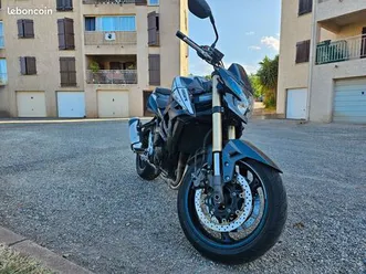 suzuki gsr 750