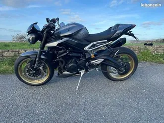 triumph street triple
