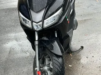 scooter aprilia sxr50