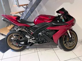 yamaha r1