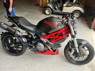 moto ducati monster