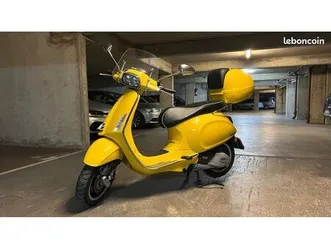 vespa sprint 125 jaune 2023 3200 km état neuf