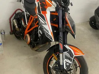 ktm 1290 superduke r