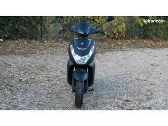 peugeot scooter kisbee black edition comme neuf