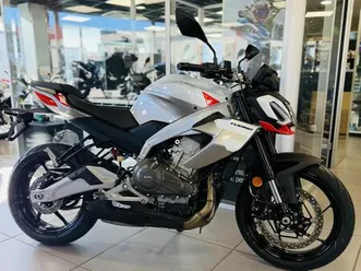 aprilia tuono 457