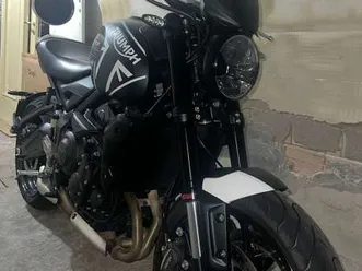 triumph trident 660 nero