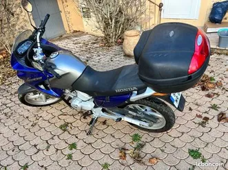 honda varadero 125 – 2005 – 15 500 km – très bon état – top case – ct ok