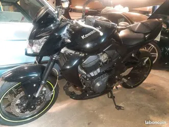 moto kawasaki zr 750cm3 modèle 2008