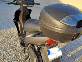 scooter 50 kymco agility récent, tbe, peu roulé
