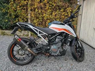 ② ktm duke 390 quickshifter et akrapovic