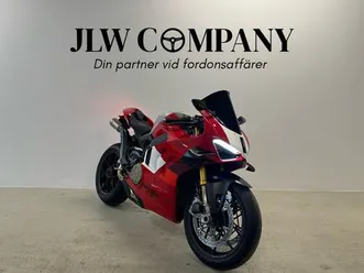 ducati panigale v4r dqs i akrapovic i robotox carbon wheels