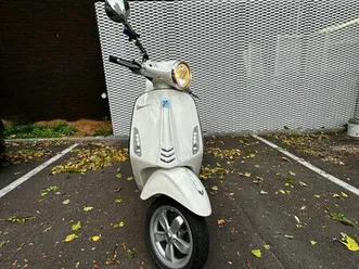 ? vespa 125 cm³ – 2015 – excellent état – 8 500 km