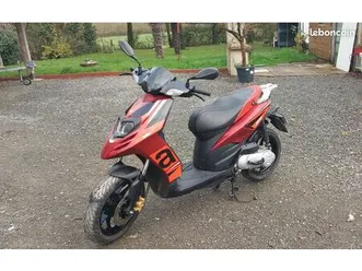 scooter aprilia sr