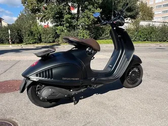 vespa 946 125 i.e. emporio armani abs