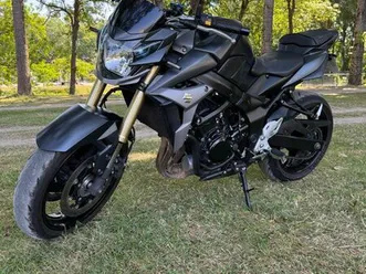 suzuki gsr 750