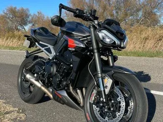 765 street triple rs