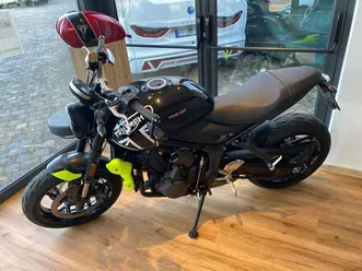 triumph trident 660 jet black