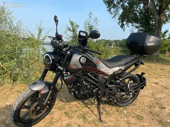 moto benelli 125 léoncino