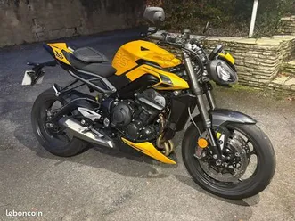 triumph street triple rs