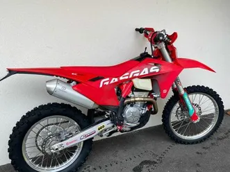 moto enduro gasgas 250 ecf 2024 état excellent 30 heures