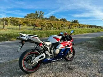 honda cbr 1000 fireblade