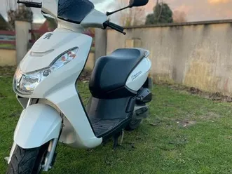 scooter peugeot kisbee