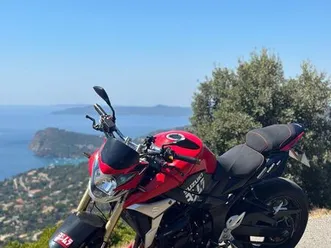 suzuki gsr 750 yoshimura