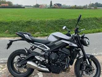 triumph - street triple r 2023 - 3500km