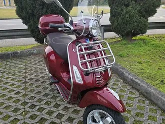 vespa primavera 125 coimbra (sé nova, santa cruz, almedina e são bartolomeu)