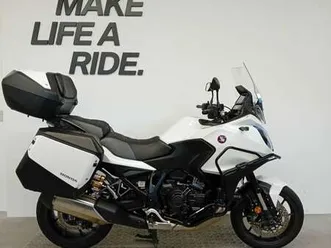 honda-nt-1100-bianco