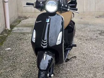 vespa primavera 125 nero