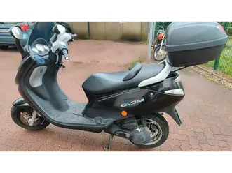 hallo verkaufe hier mein peugeot elystar