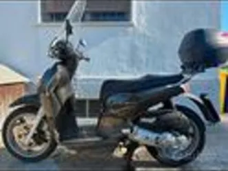 scarabeo 125 4 tempi pochi km