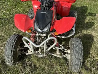 vendo moto 4 honda trx400 angeja