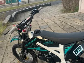 125 cc dirtbike / pitbike – 4-takt power, 4 gänge