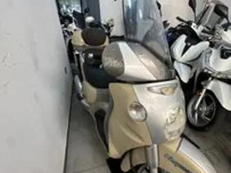 aprilia scarabeo 500