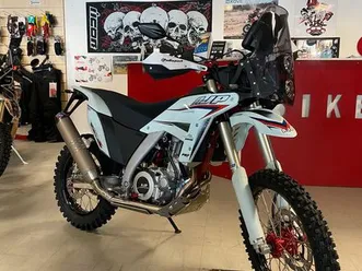 ajp pr7 650 adventure financement possible