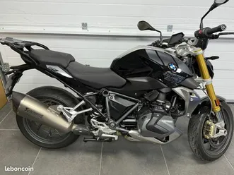 bmw r1250r triple black finition pro +akrapovic