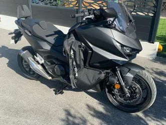 honda forza 750 modèle 2025 avec accessoires